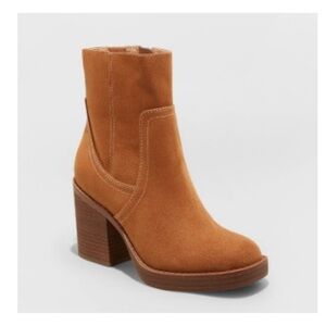 Universal Thread Brown Heeled Boots